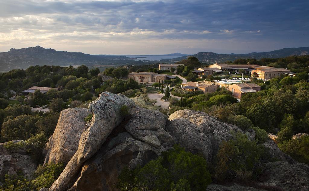 Petra Segreta Resort & Spa San Pantaleo Extérieur photo